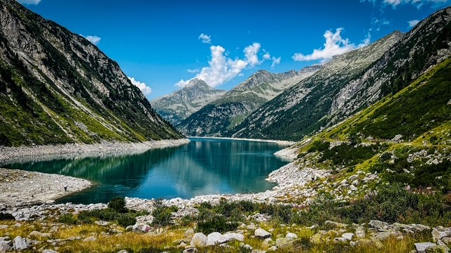 Blick über den Speicher Zillergründl talauswärts