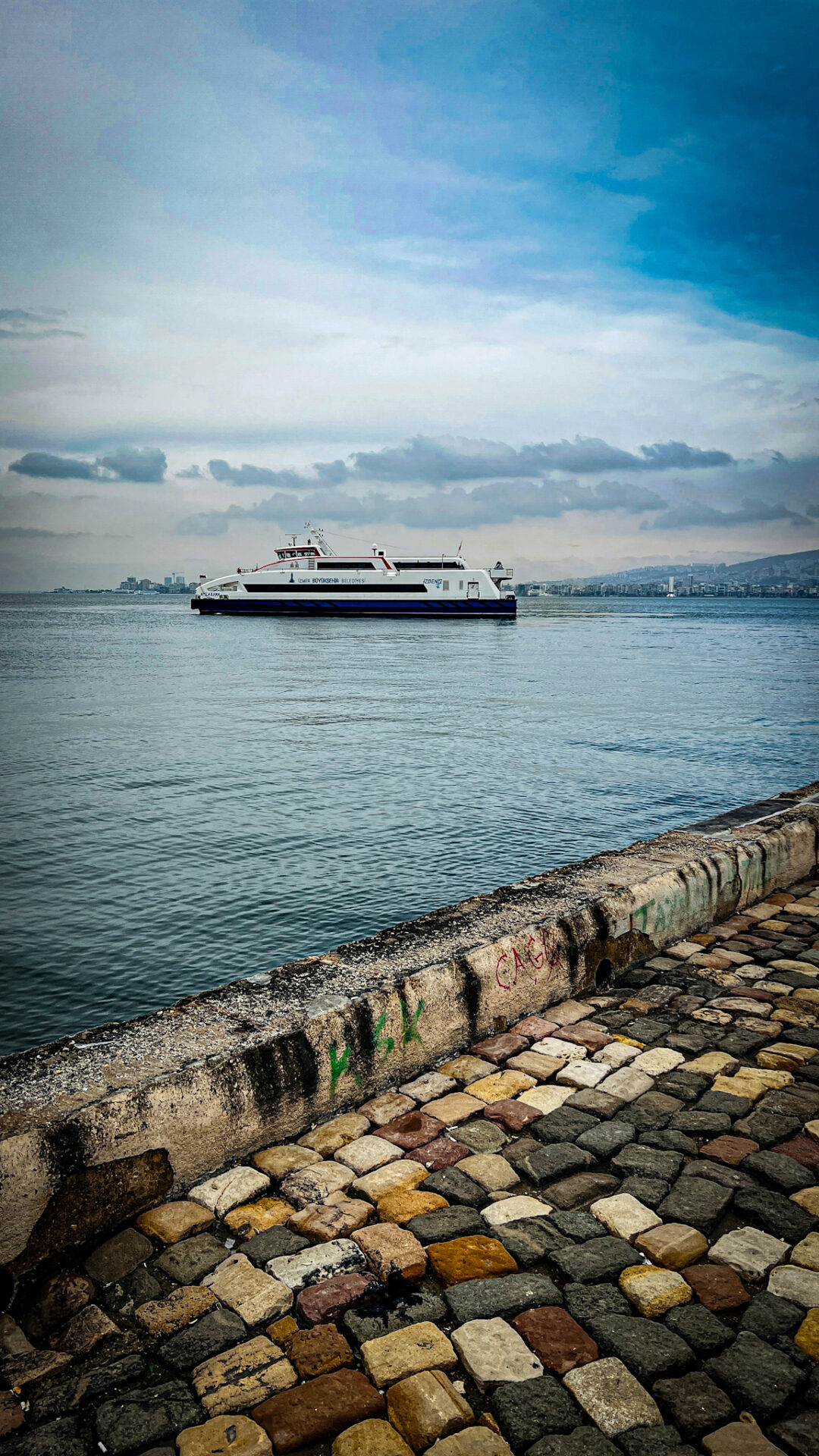 An der Uferpromenade